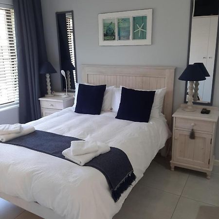 Croeso Guest House Langebaan Extérieur photo