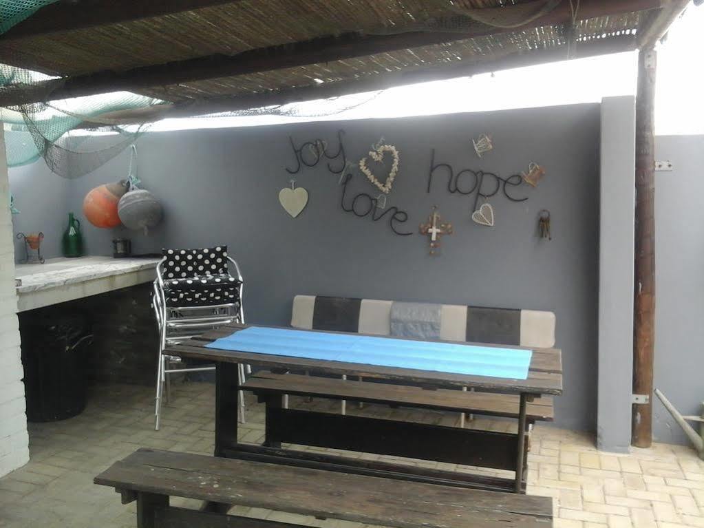 Croeso Guest House Langebaan Extérieur photo
