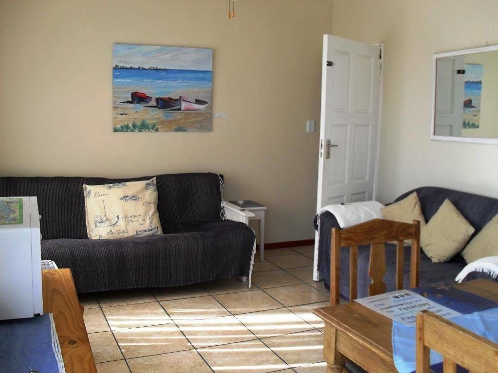 Croeso Guest House Langebaan Extérieur photo
