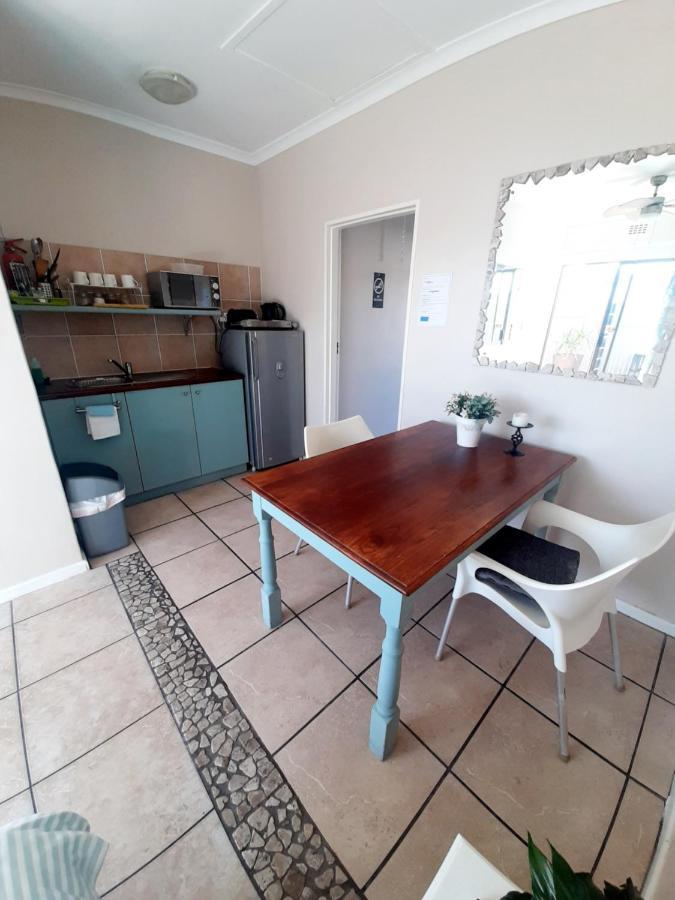 Croeso Guest House Langebaan Extérieur photo